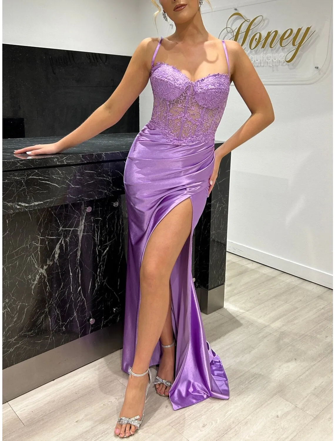 A-Line Evening Gown Elegant Dress Formal Court Train Sleeveless Spaghetti Strap Satin with Glitter Pleats Ruched