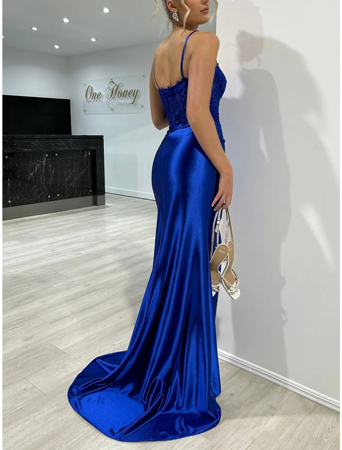 A-Line Evening Gown Elegant Dress Formal Court Train Sleeveless Spaghetti Strap Satin with Glitter Pleats Ruched