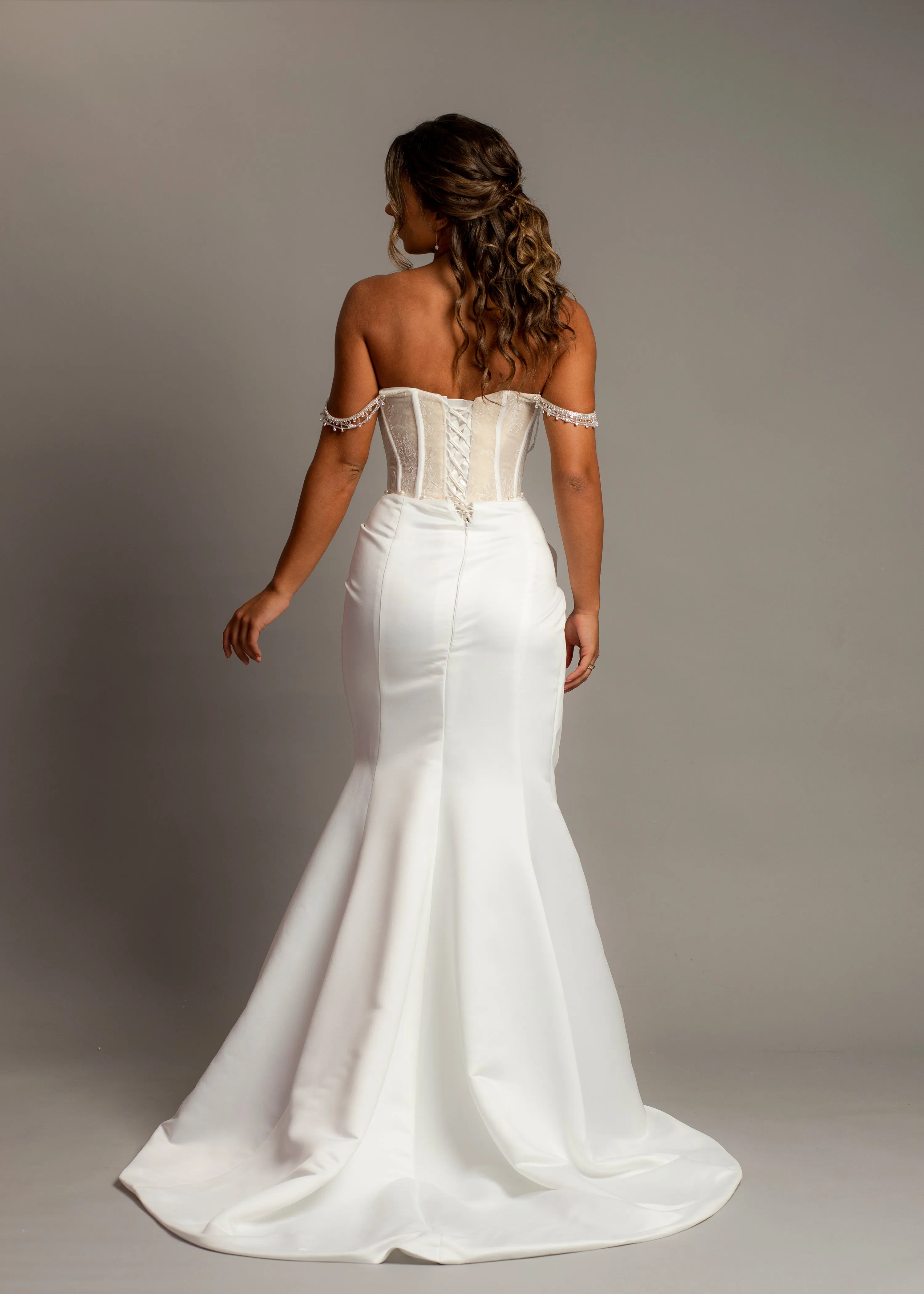 Straight neck mermaid dress with high slit and detachable train