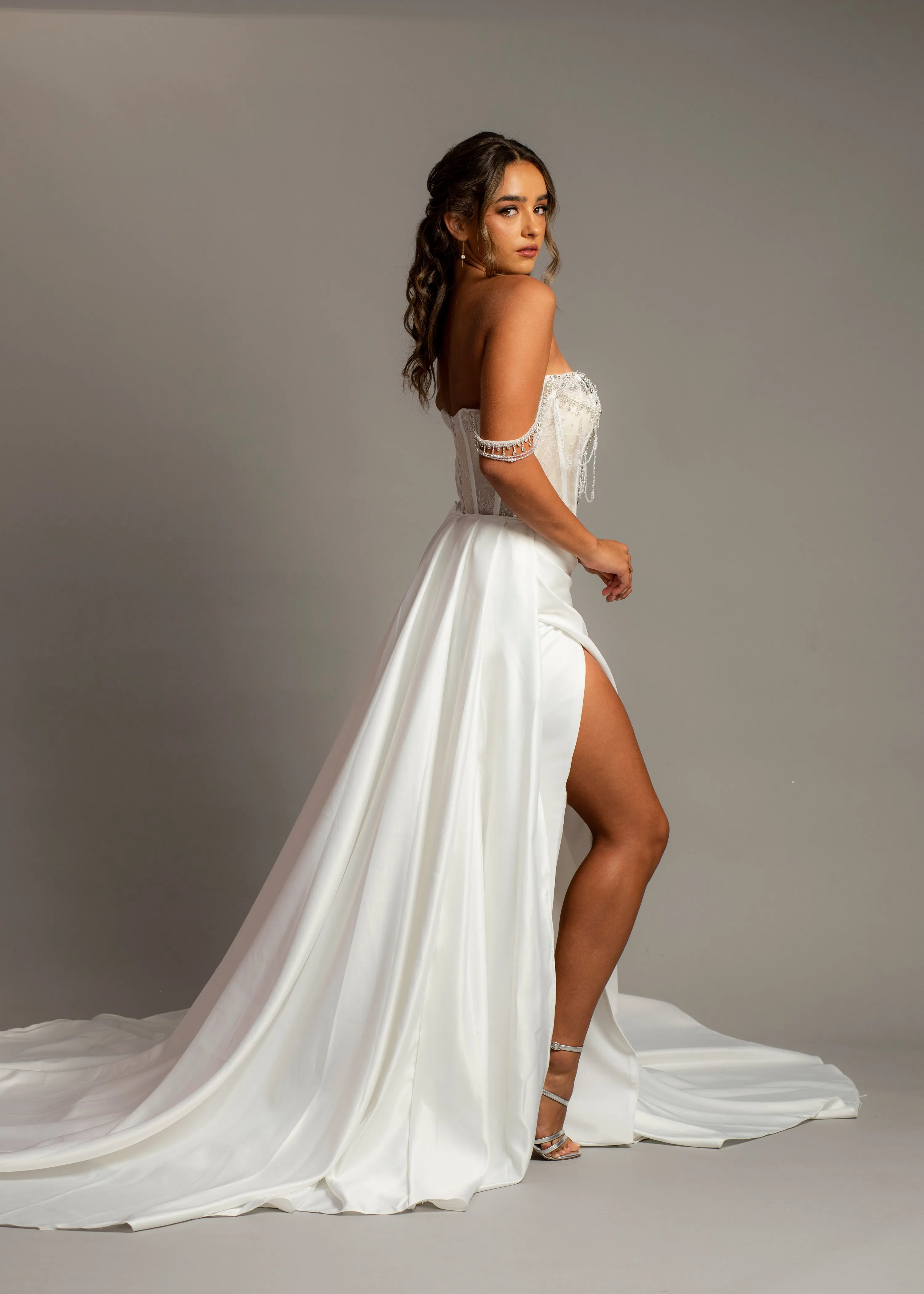 Straight neck mermaid dress with high slit and detachable train