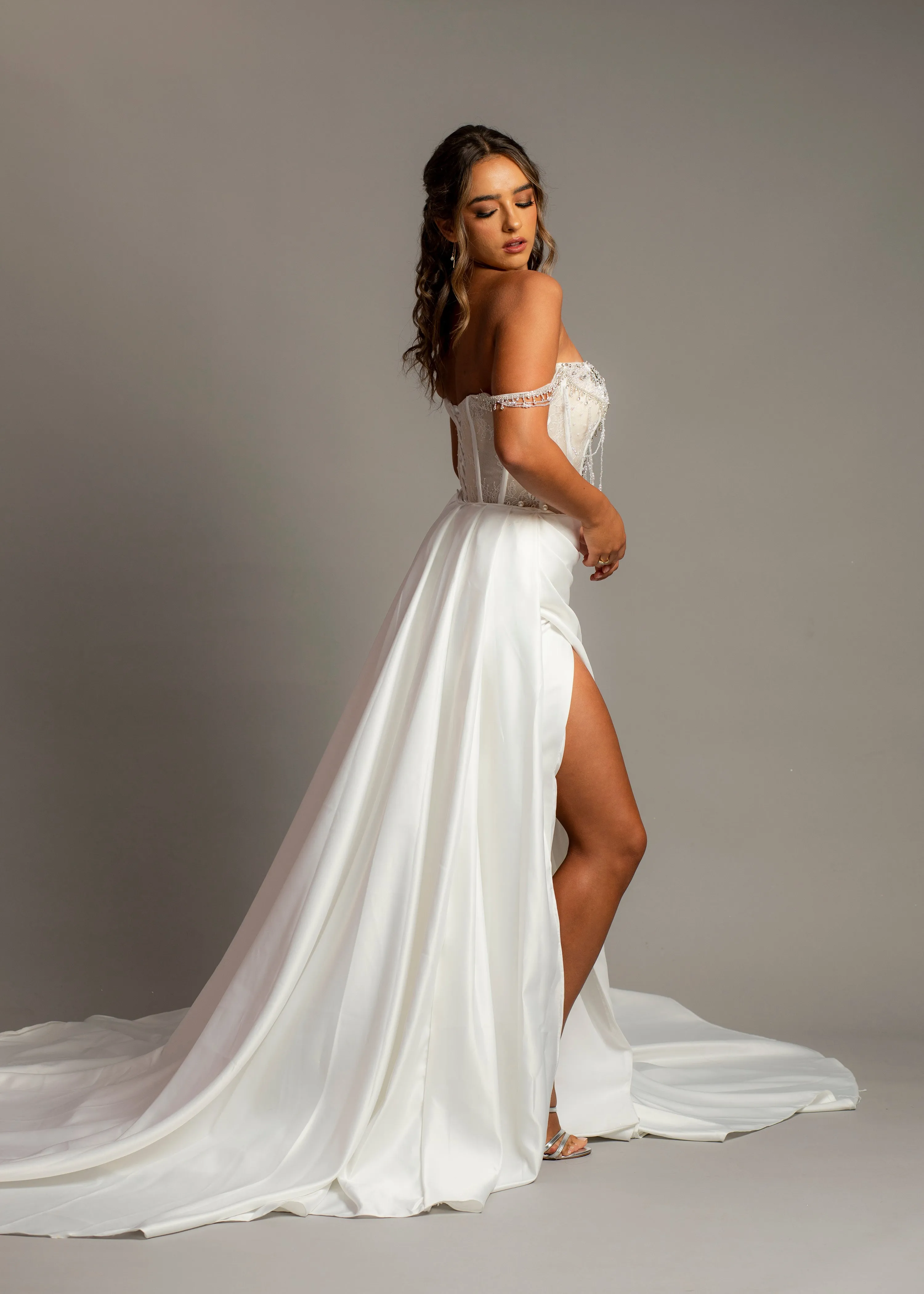 Straight neck mermaid dress with high slit and detachable train
